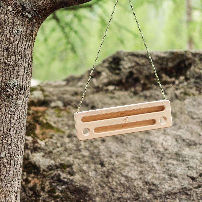 
                      
                        Travelboard hanging on a tree
                      
                    